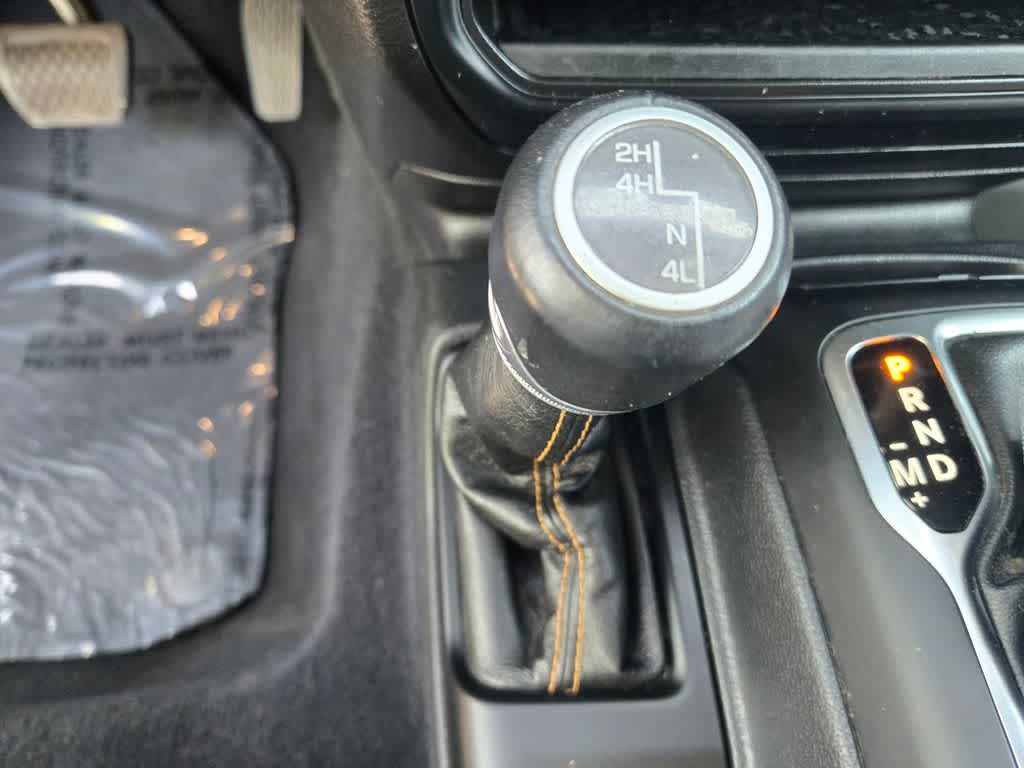 Thumbnail: 2023 Jeep Gladiator - 16