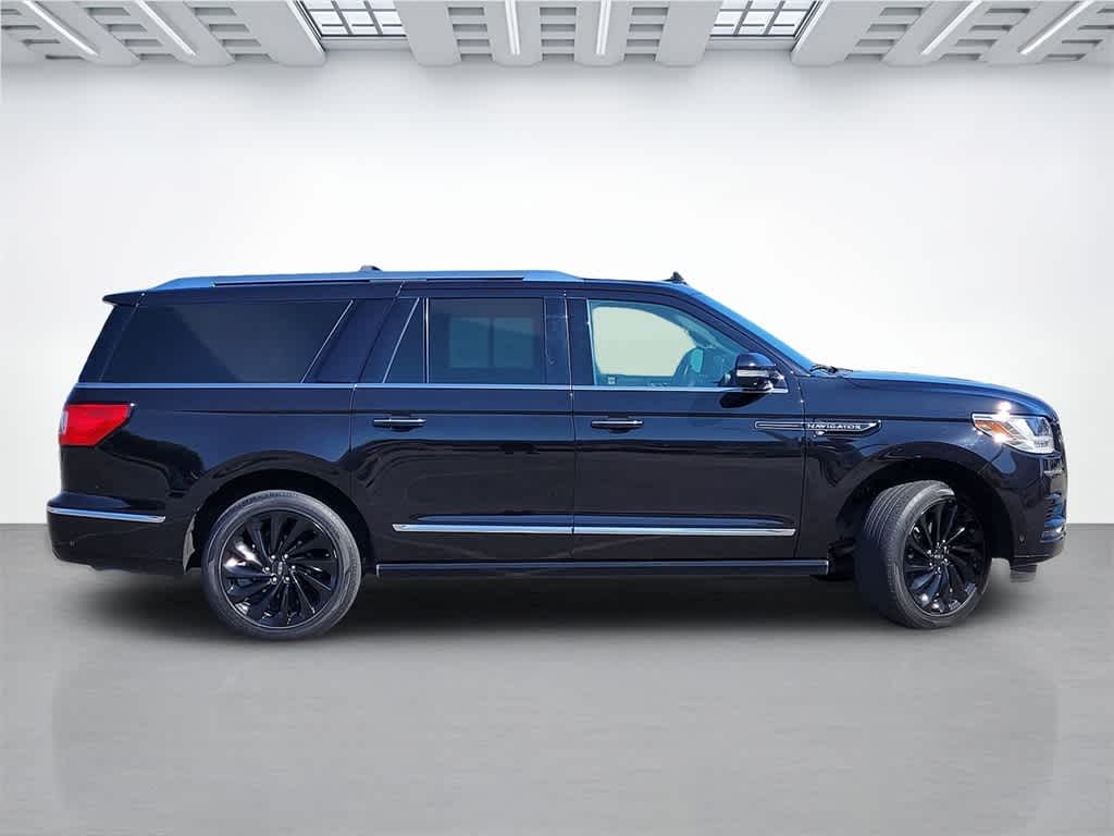 Thumbnail: 2021 Lincoln Navigator L - 6