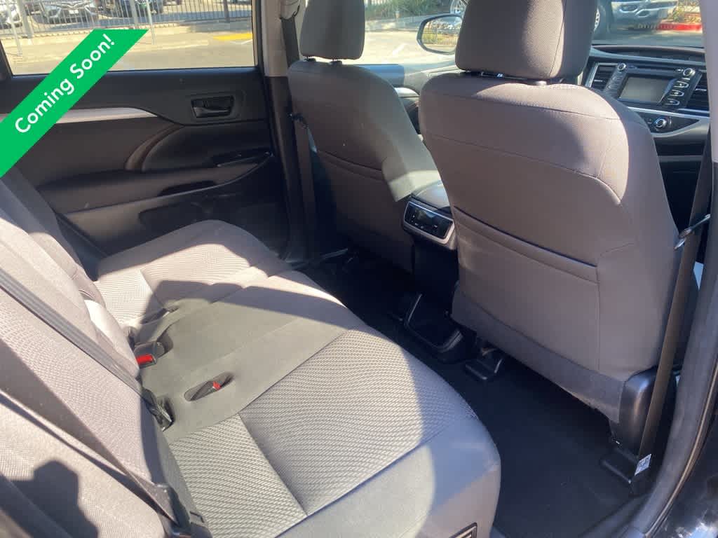 Thumbnail: 2017 Toyota Highlander - 8