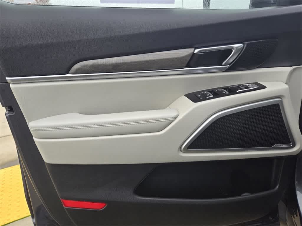 Thumbnail: 2022 Kia Telluride - 16