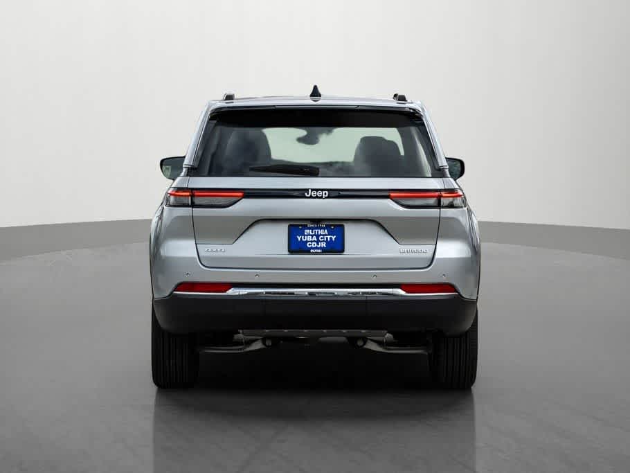 Thumbnail: 2024 Jeep Grand Cherokee - 4