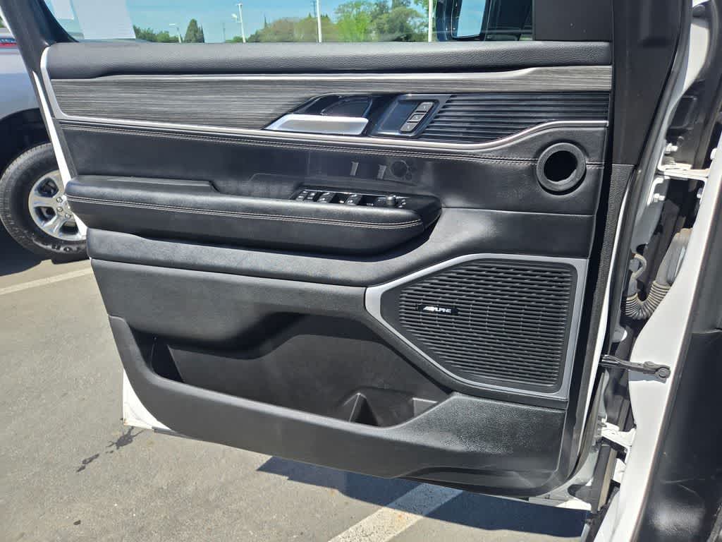 Thumbnail: 2024 Jeep Wagoneer - 19