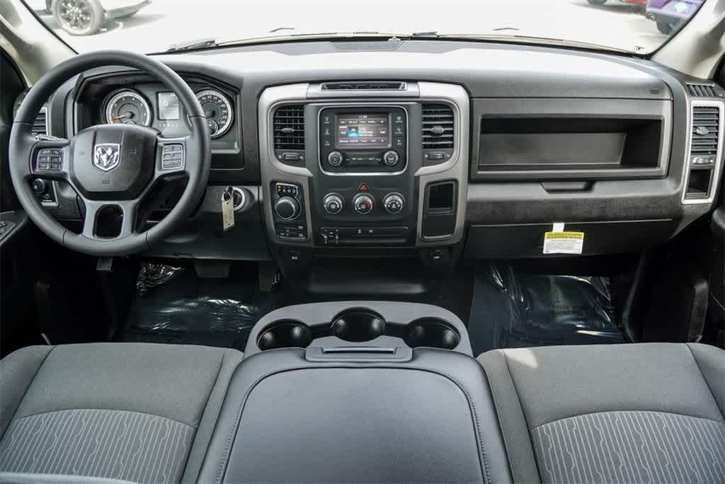 Thumbnail: 2024 RAM 1500 Classic - 12