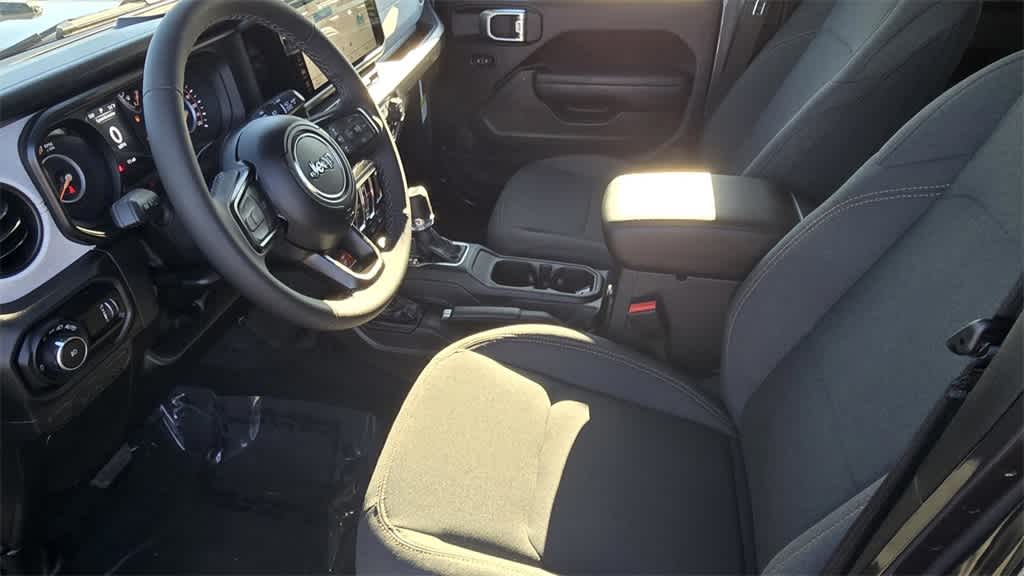 Thumbnail: 2026 Jeep Wrangler - 14