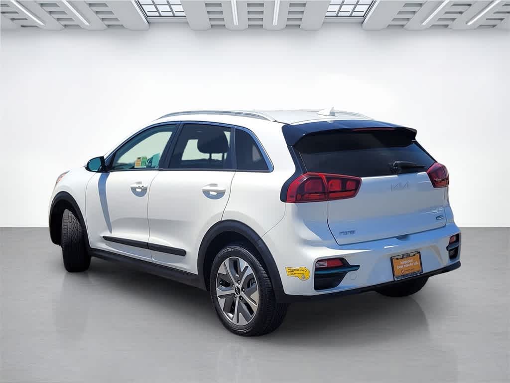 Thumbnail: 2022 Kia Niro - 4