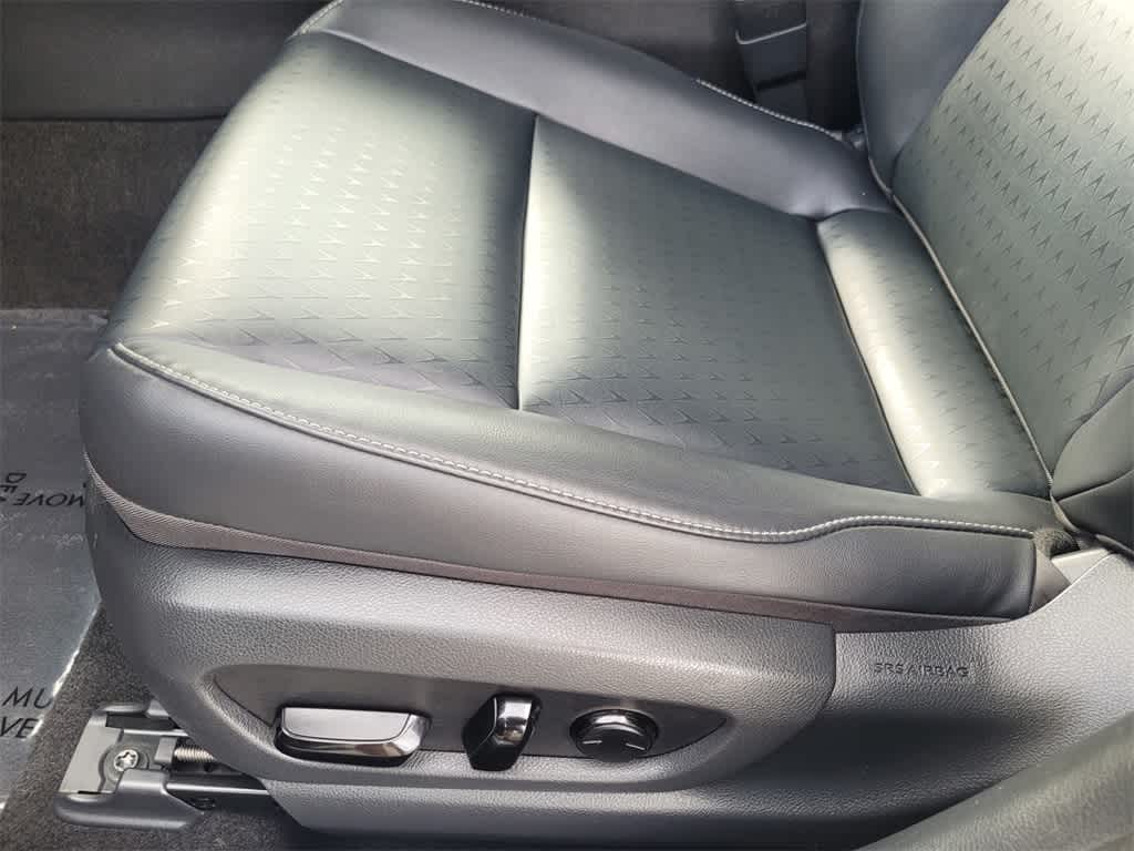 Thumbnail: 2022 Lexus UX - 13