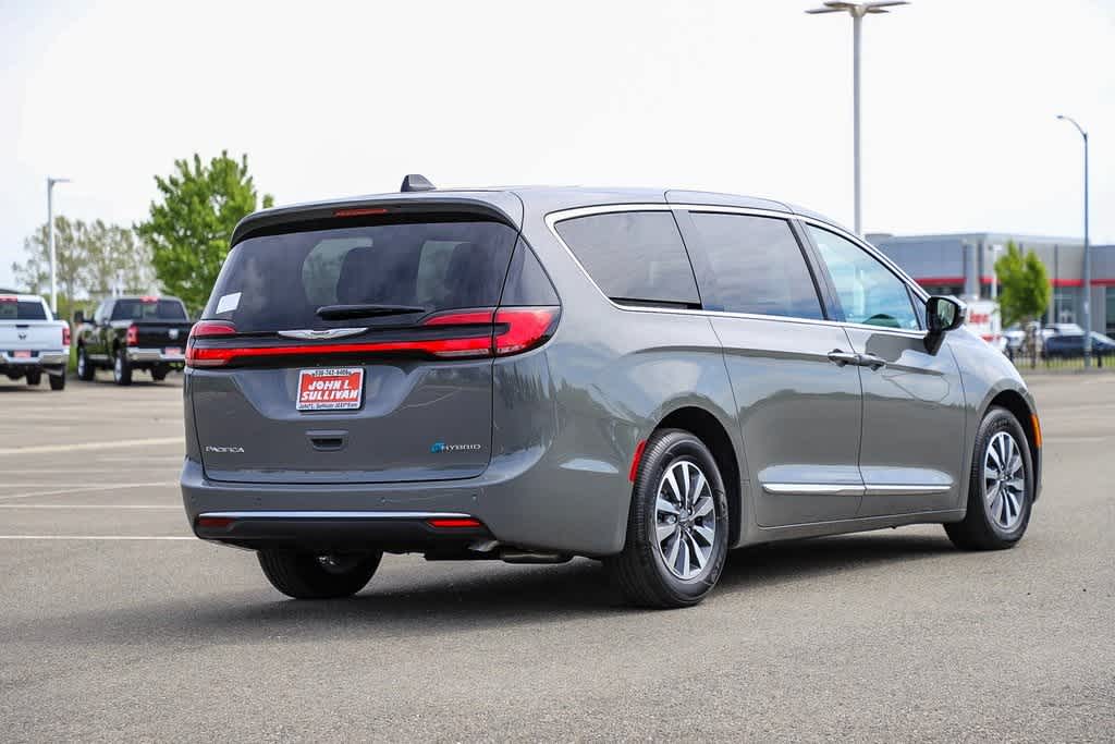 2023 Chrysler Pacifica Hybrid Limited 4