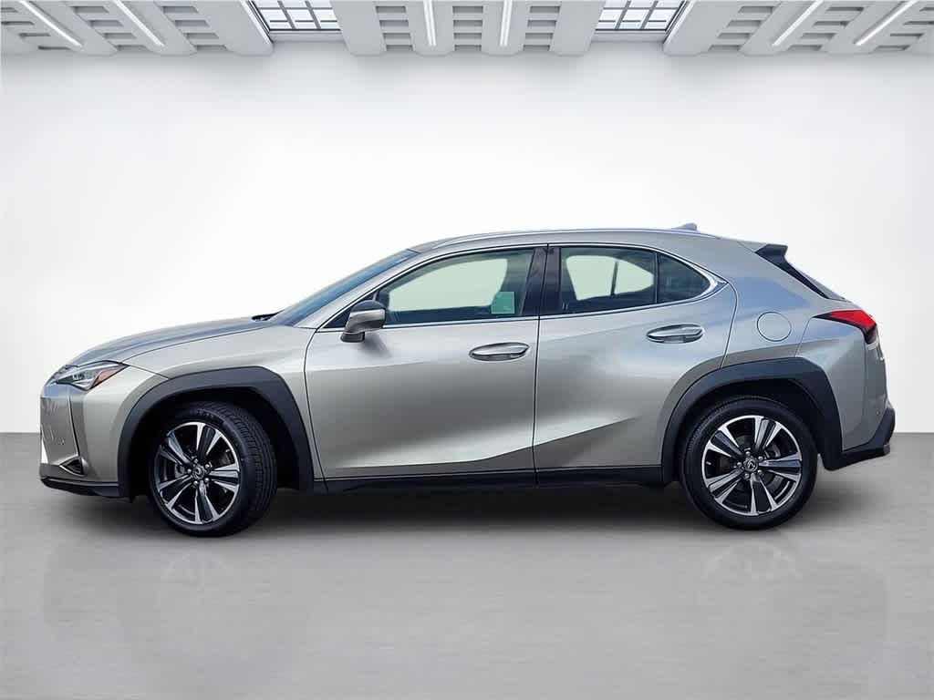 Thumbnail: 2022 Lexus UX - 3