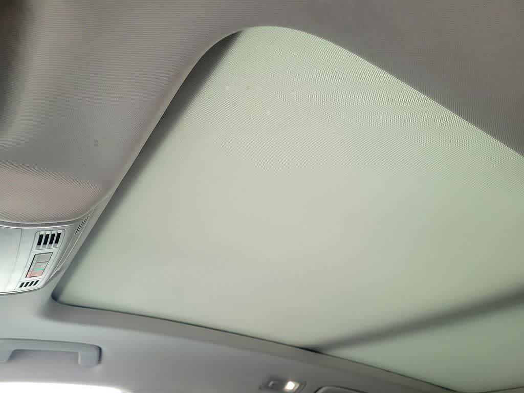 Thumbnail: 2022 Volkswagen Taos - 10