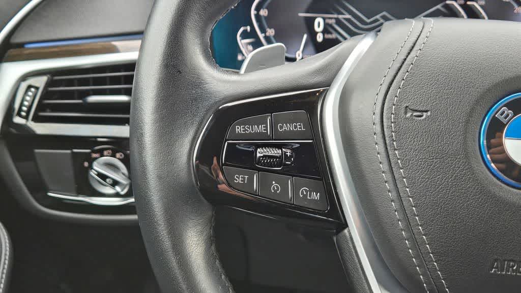 Thumbnail: 2022 BMW 5 Series - 10