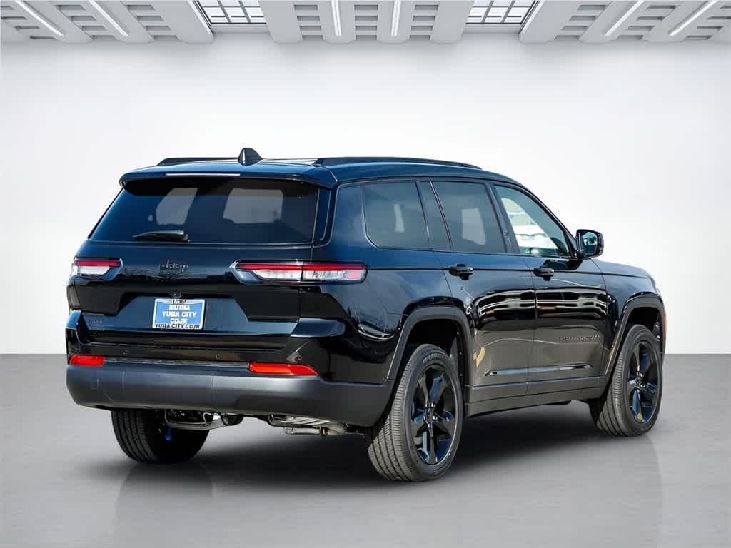 Thumbnail: 2025 Jeep Grand Cherokee - 4