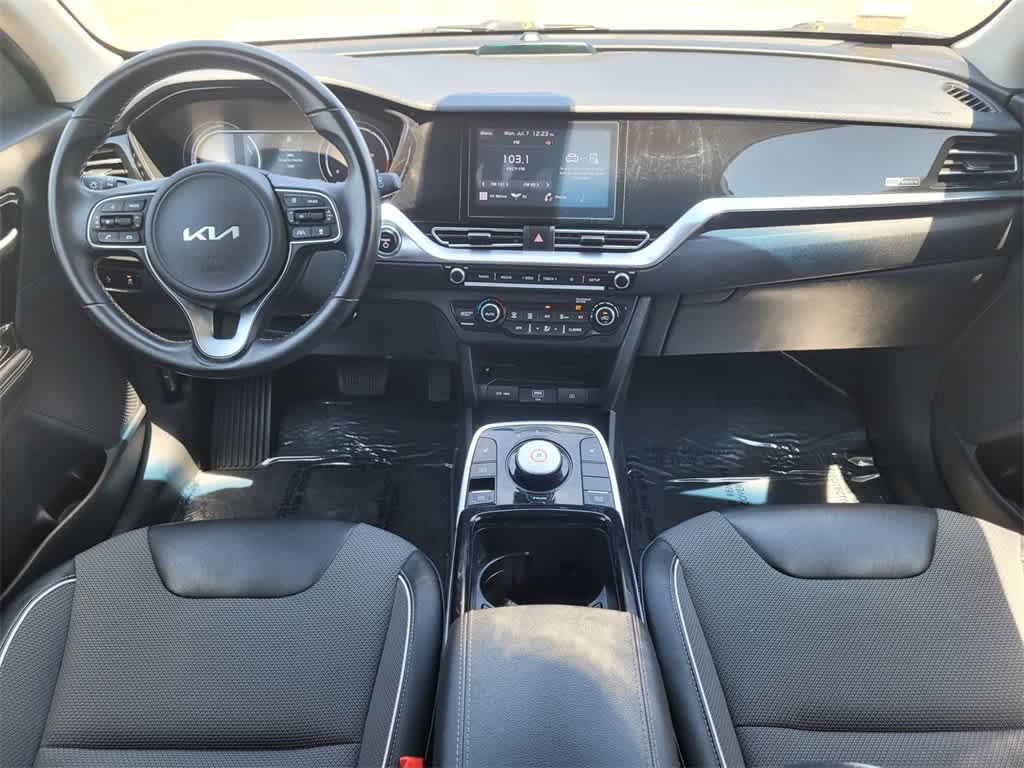 Thumbnail: 2022 Kia Niro - 11