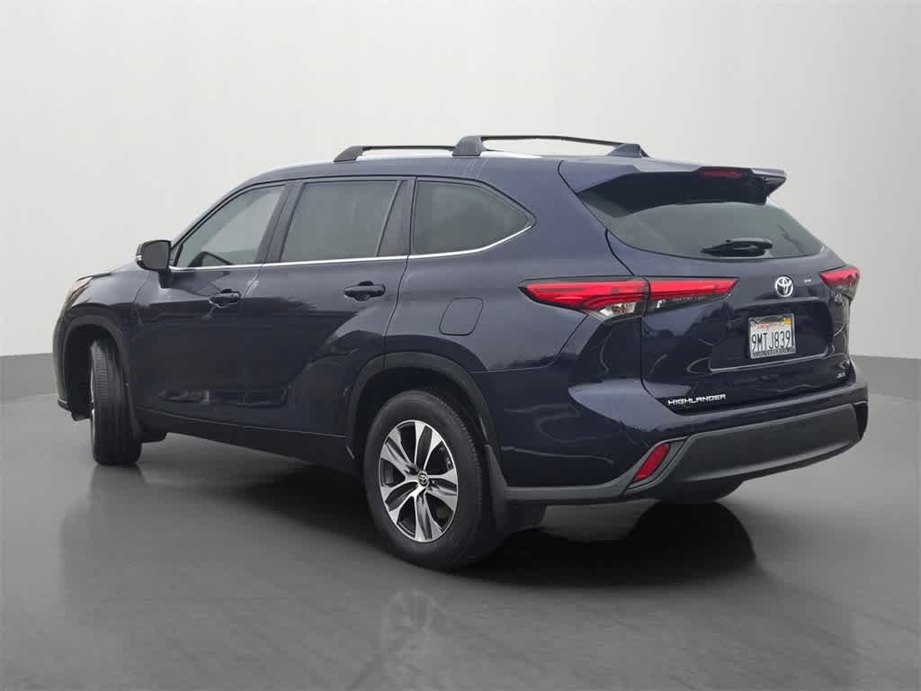 Thumbnail: 2023 Toyota Highlander - 4