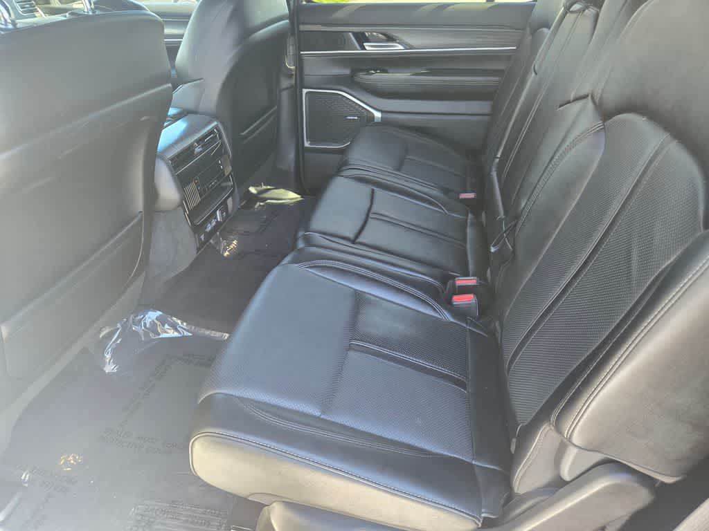 Thumbnail: 2024 Jeep Wagoneer - 13