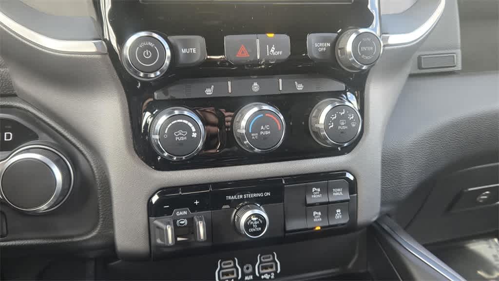 Thumbnail: 2026 RAM 1500 - 18