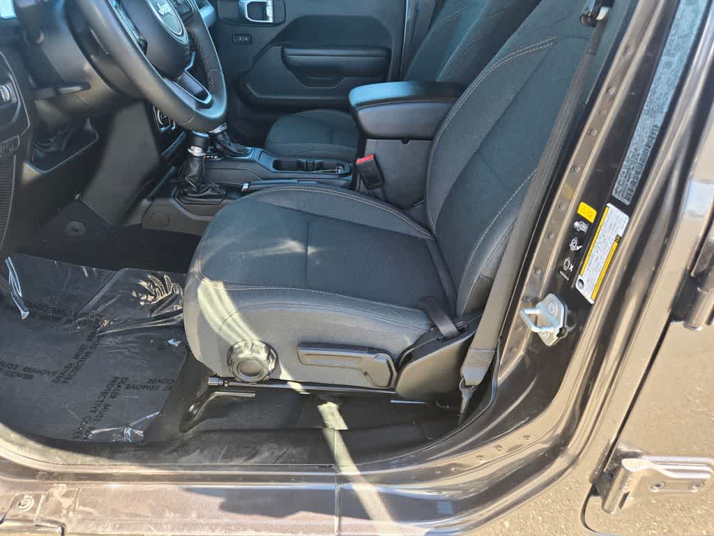 Thumbnail: 2024 Jeep Wrangler - 17