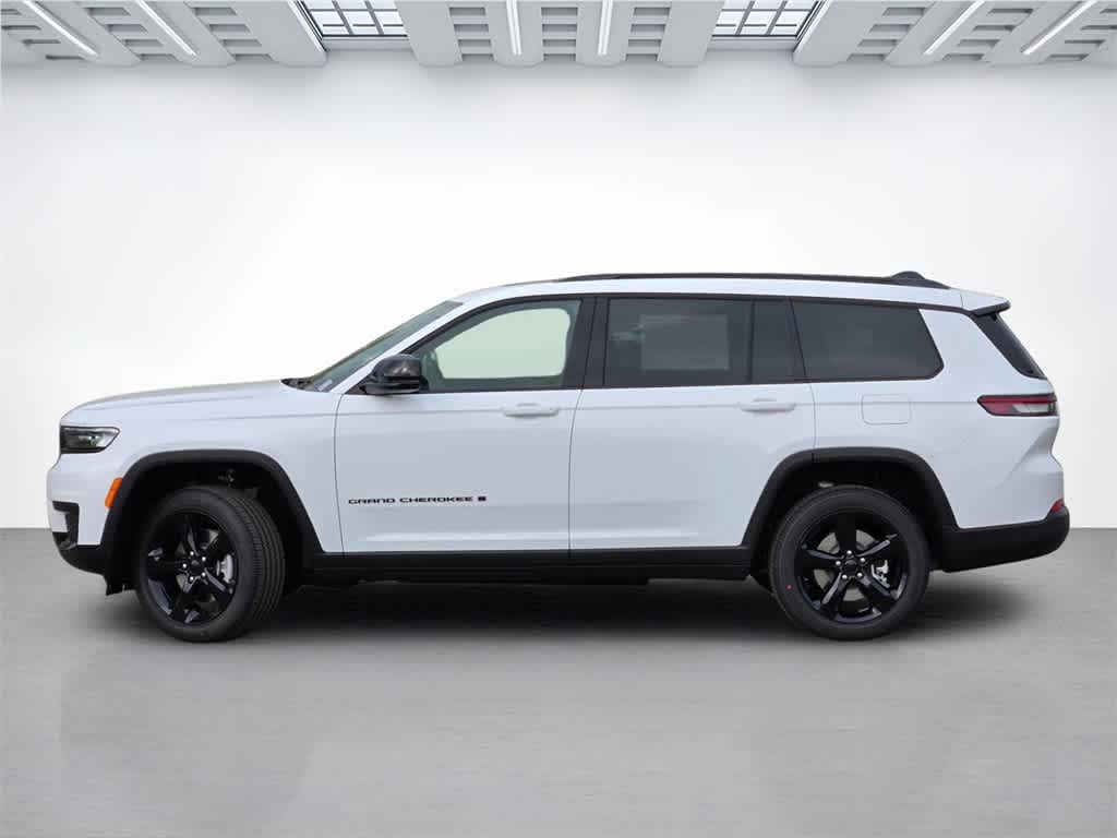 Thumbnail: 2025 Jeep Grand Cherokee - 3