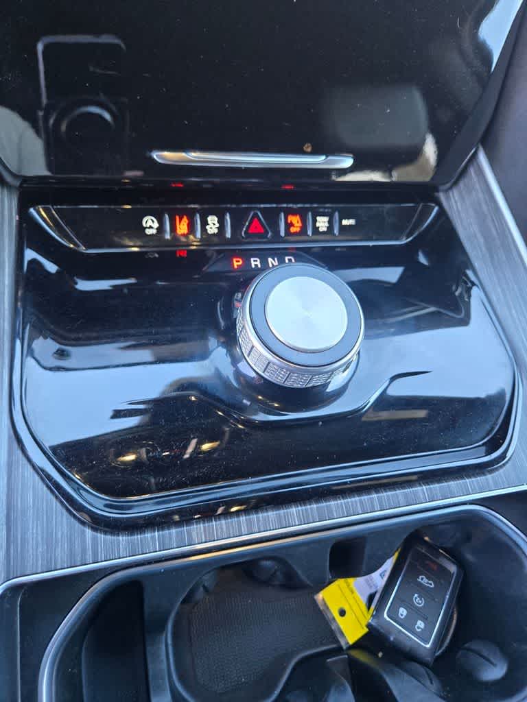 Thumbnail: 2024 Jeep Wagoneer - 15