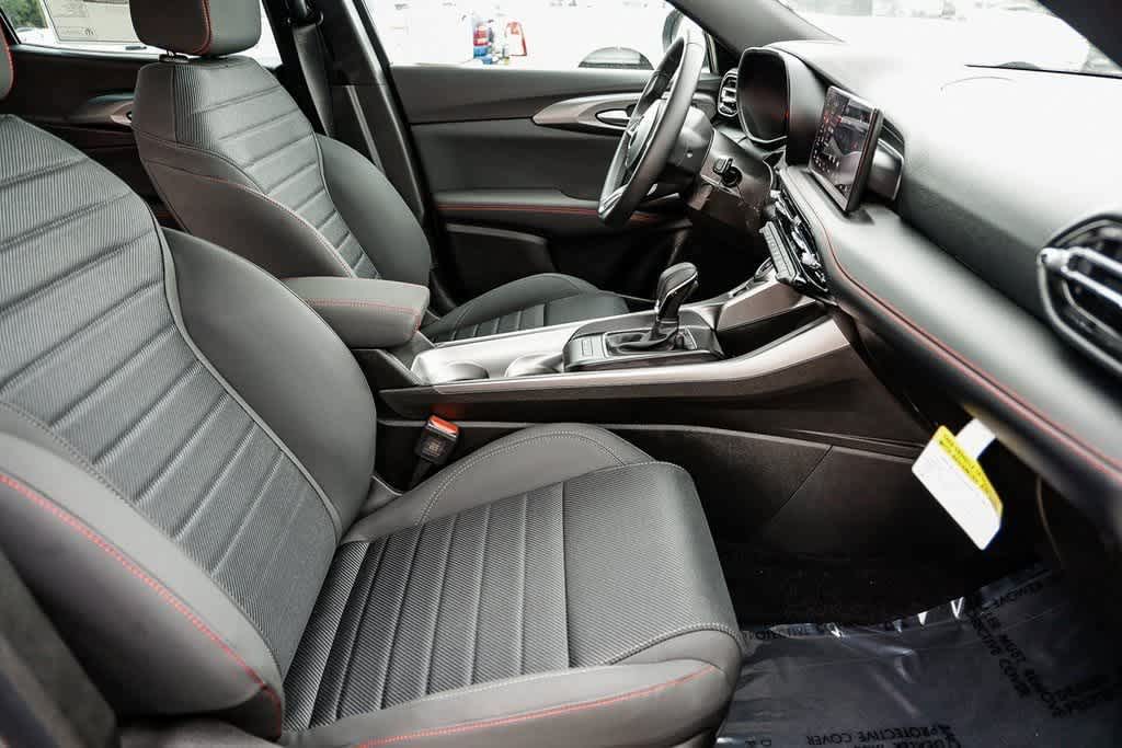 Thumbnail: 2025 Dodge Hornet - 16