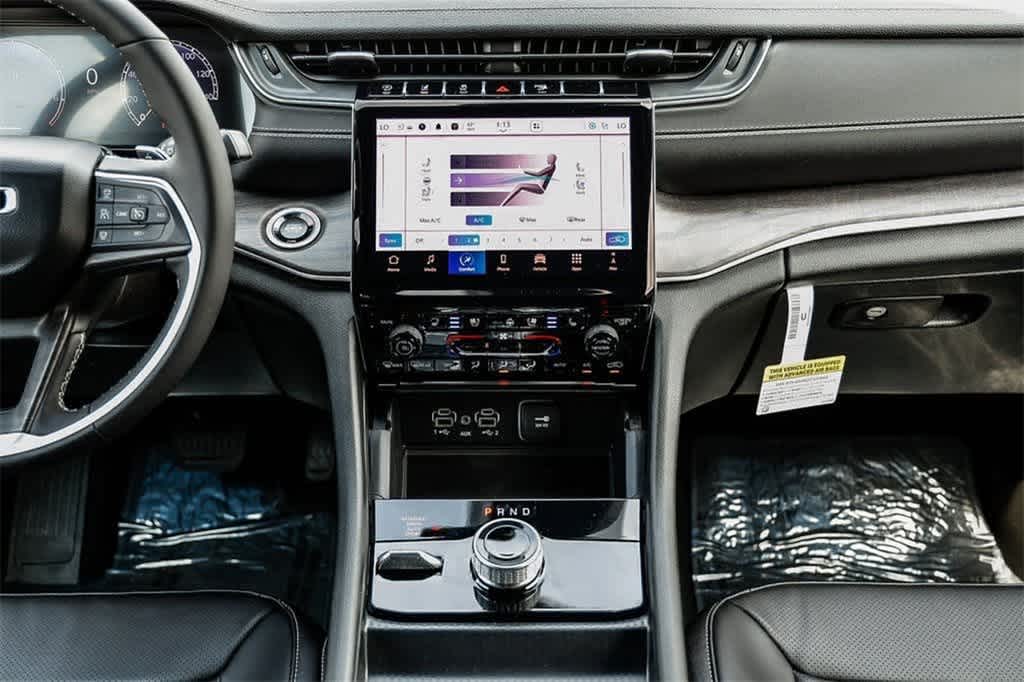 Thumbnail: 2025 Jeep Grand Cherokee - 13