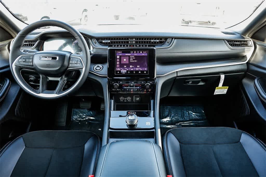 Thumbnail: 2025 Jeep Grand Cherokee - 11