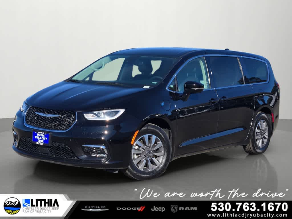 2024 Chrysler Pacifica PHEV
