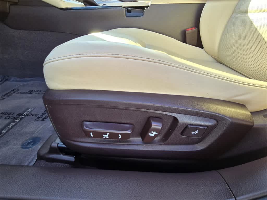 Thumbnail: 2018 Lexus ES - 13