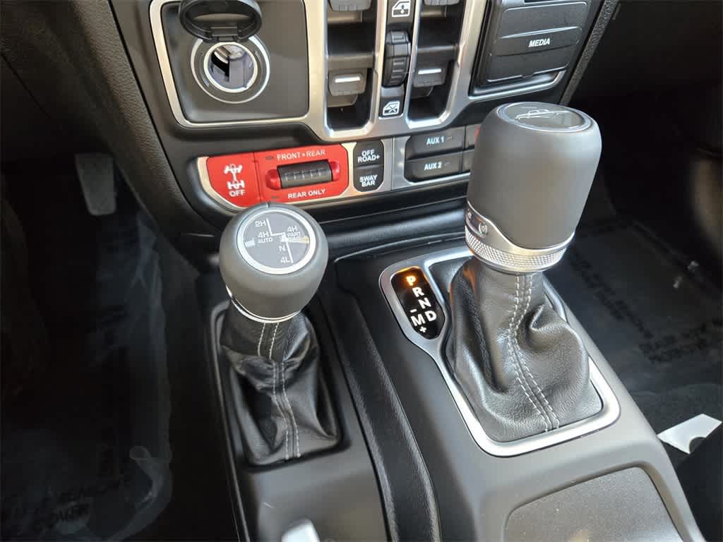 Thumbnail: 2025 Jeep Gladiator - 16