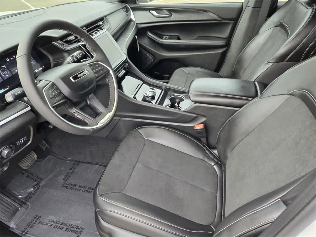 Thumbnail: 2025 Jeep Grand Cherokee - 15