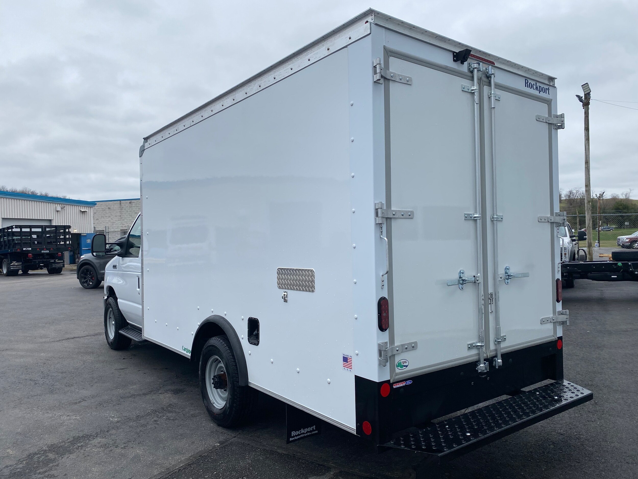 2024 Ford E-350 Base photo 4