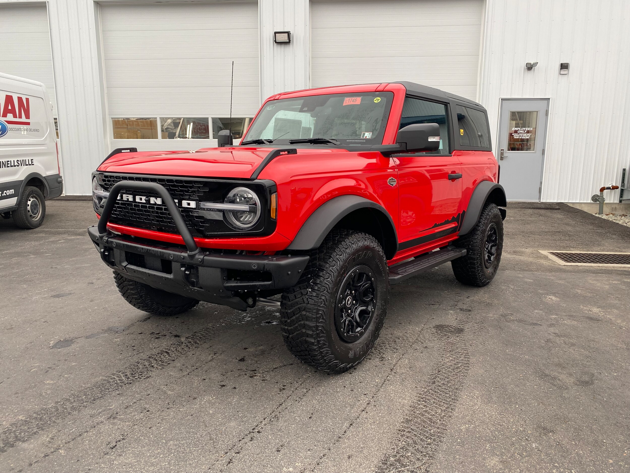 2024 Ford Bronco Wildtrak photo 2
