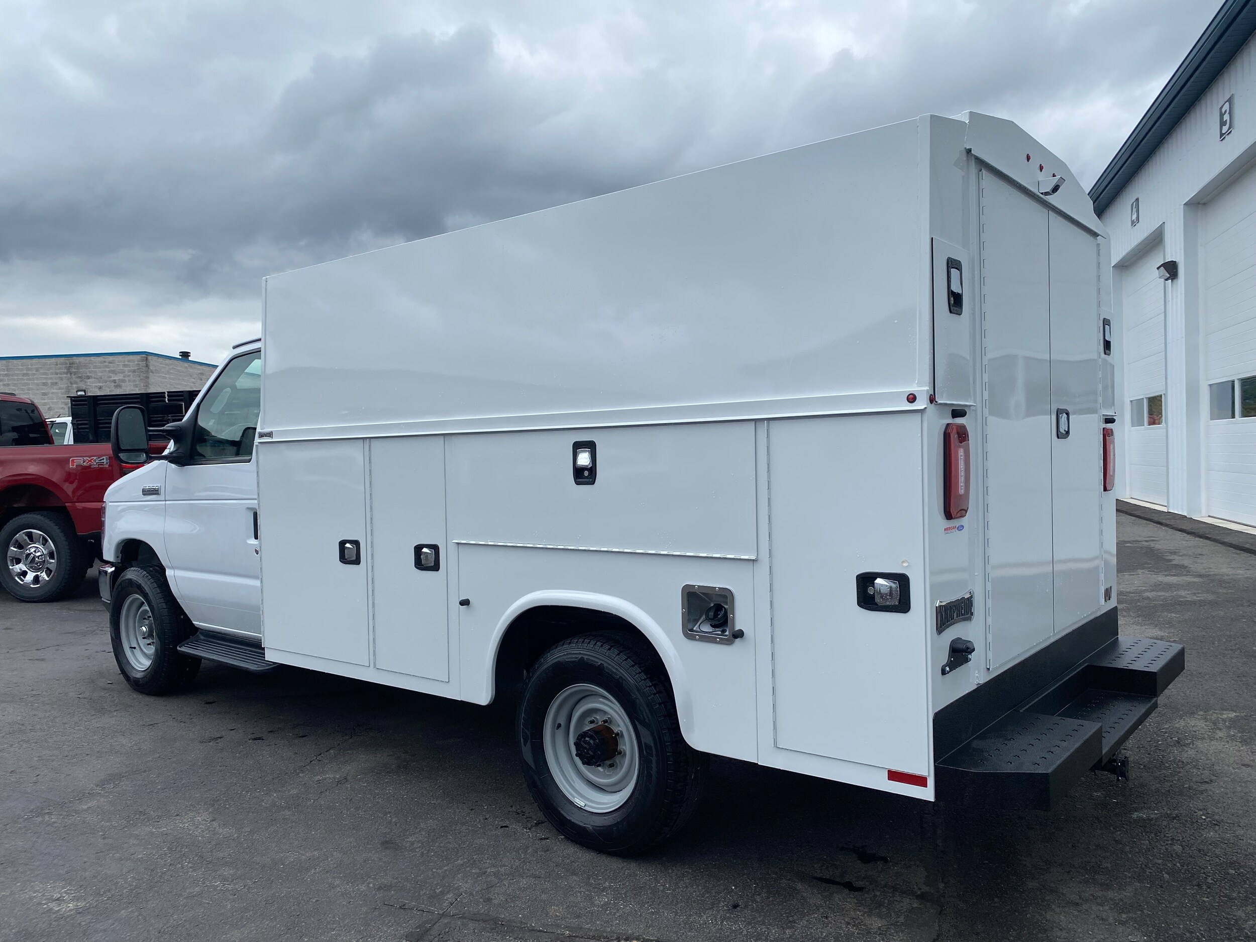 2024 Ford E-350 Base photo 3