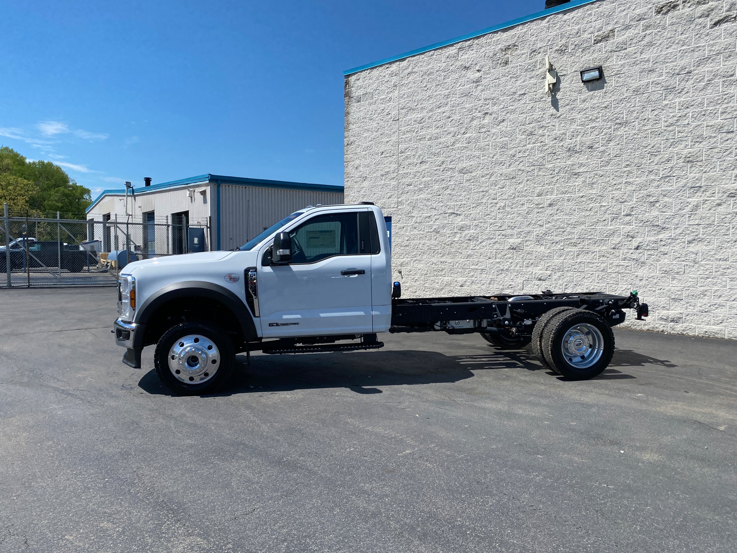 2024 Ford F-550 XLT photo 4