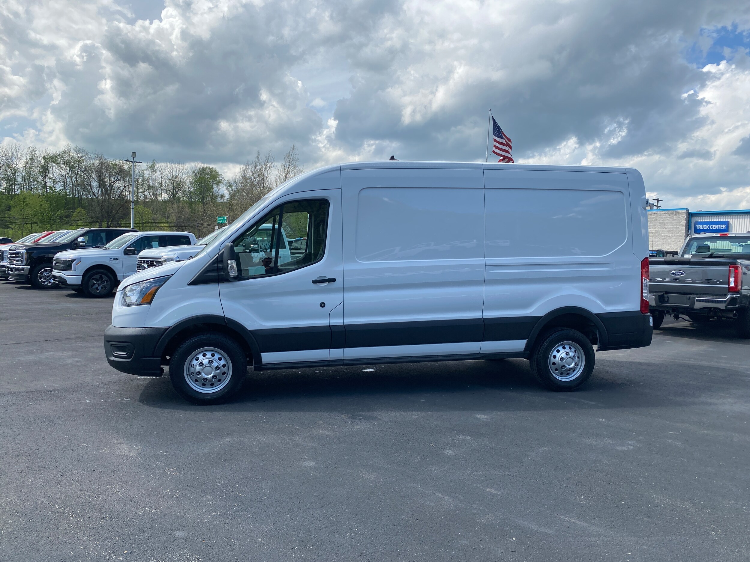 2025 Ford Transit Cargo Van photo 4