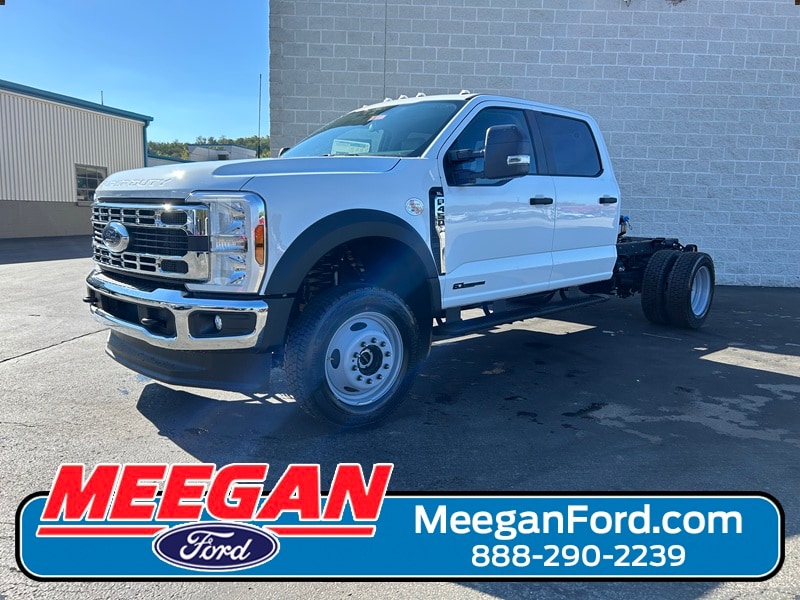 2026 Ford F-450 Super Duty Chassis Cab XL's photo