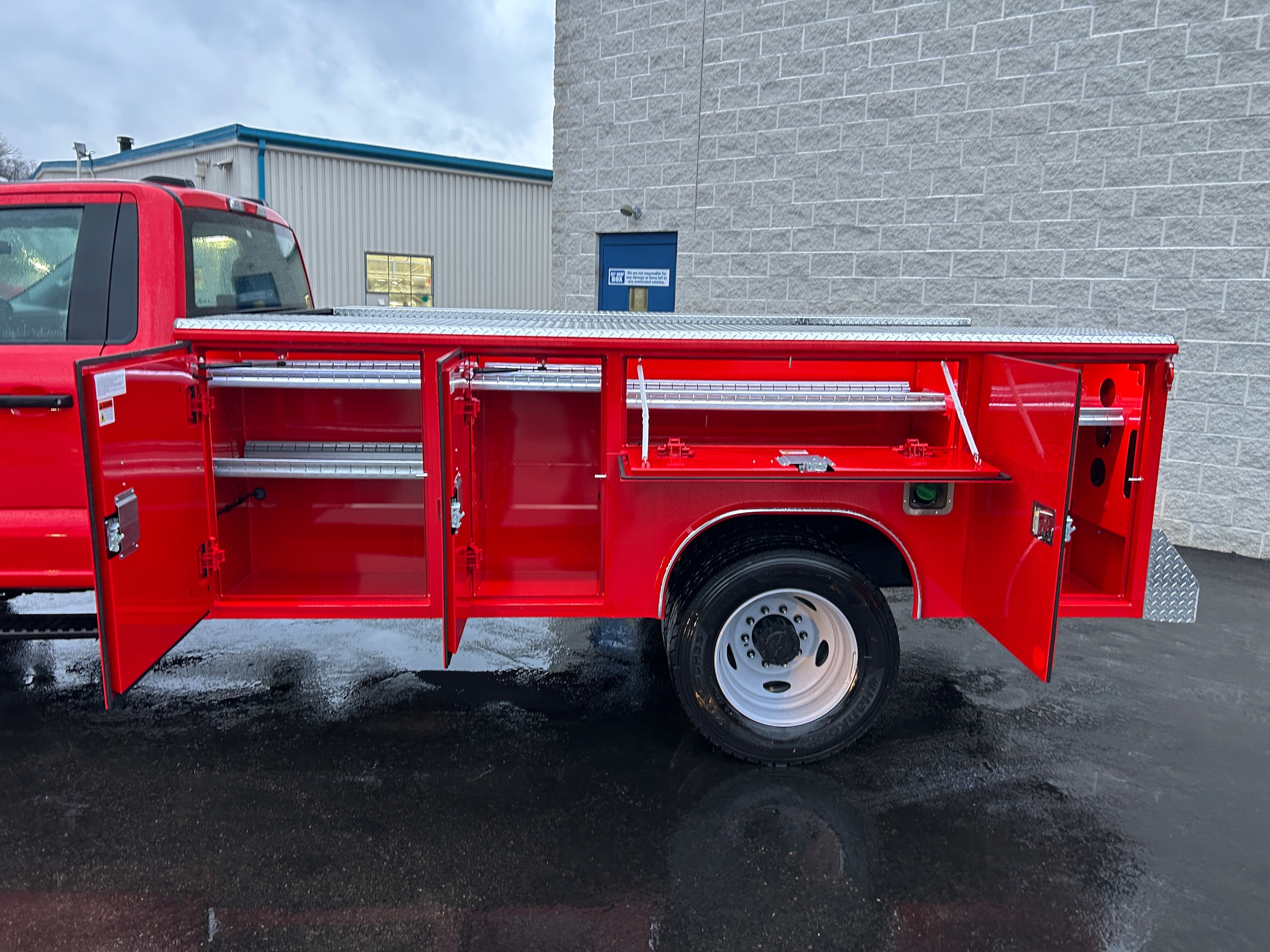 2025 Ford F-600 Super Duty Chassis Cab XL - Photo 24