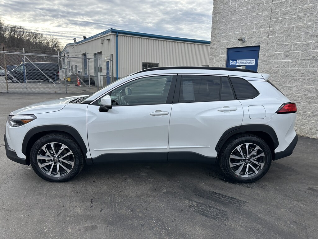 Used 2023 Toyota Corolla Cross XLE SUV