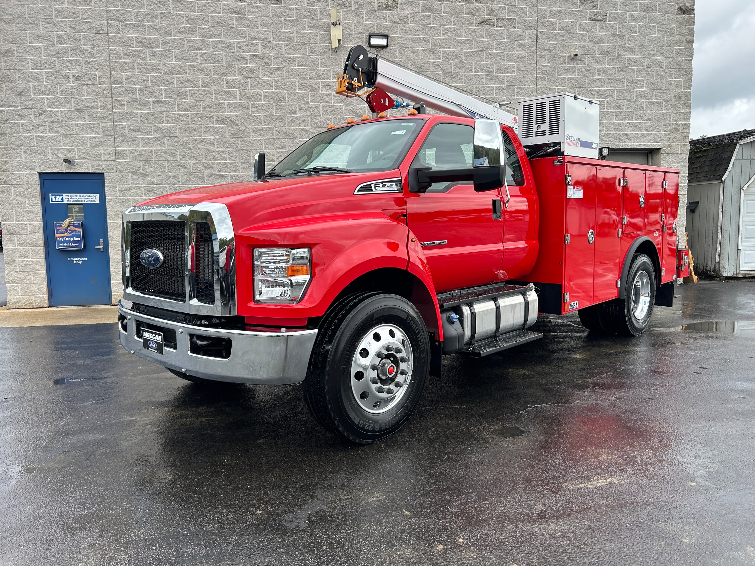 2026 Ford F-750 photo 2