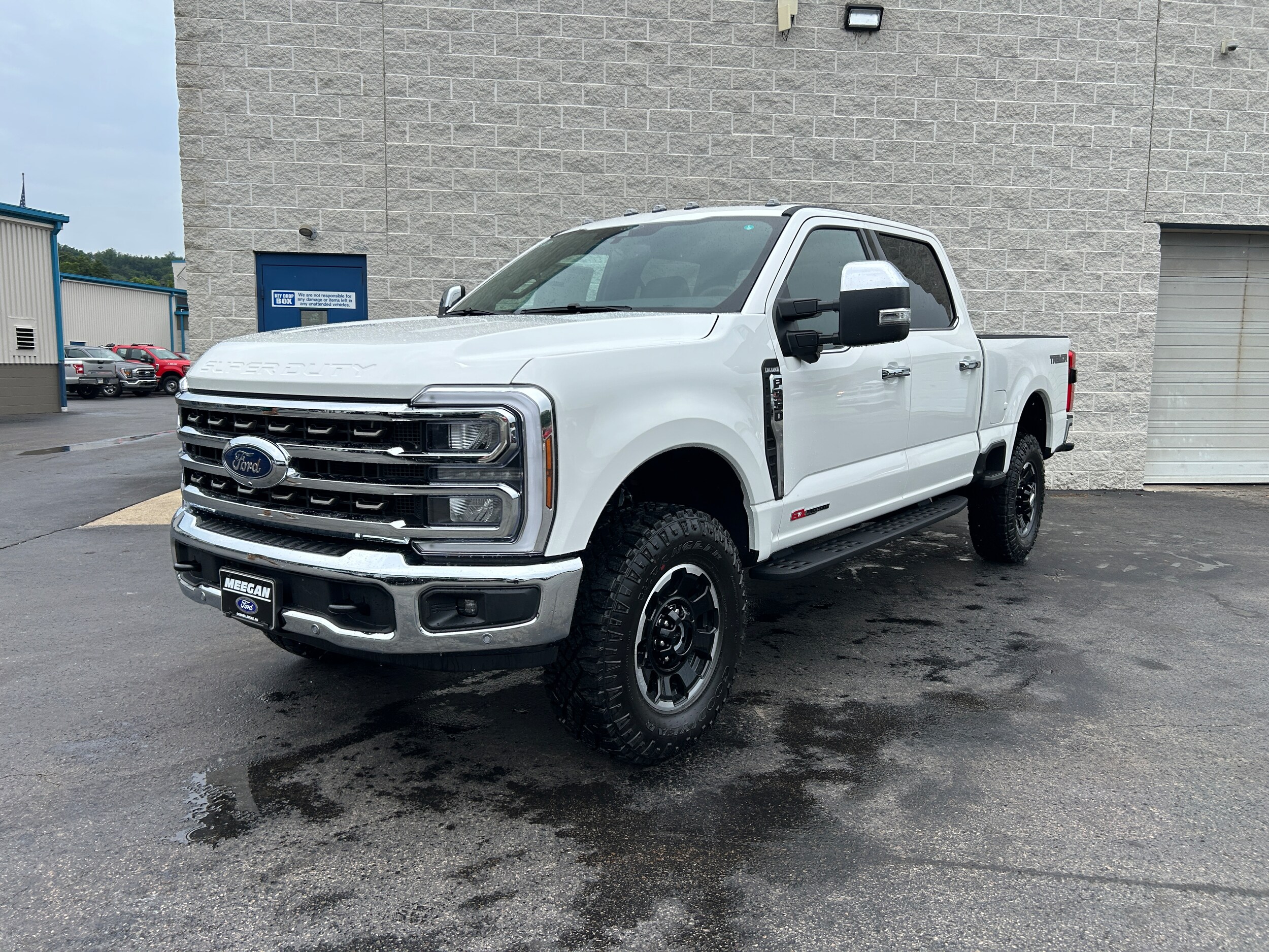 2025 Ford F-350 King Ranch photo 2