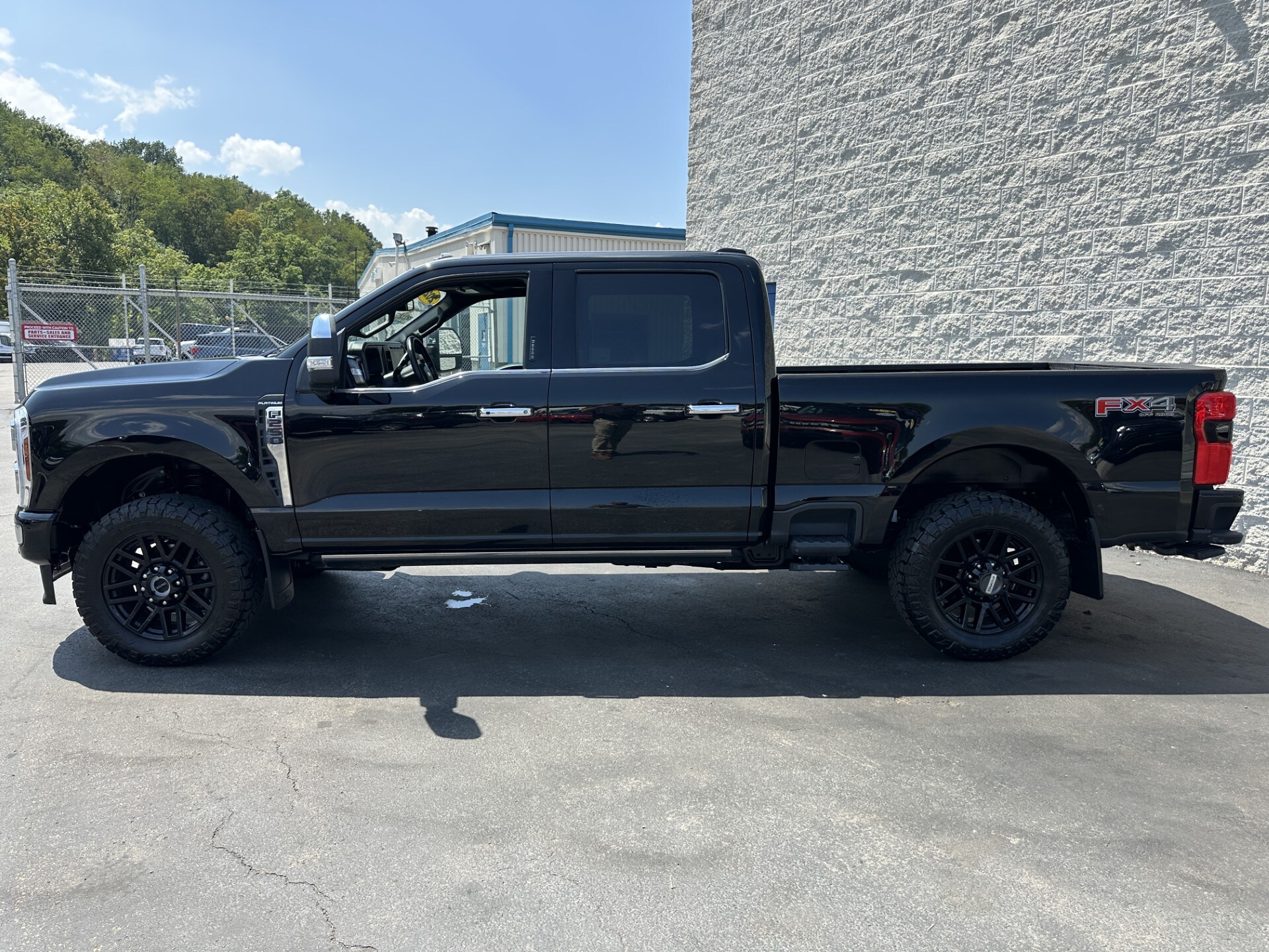 2024 Ford F-250 Platinum photo 4