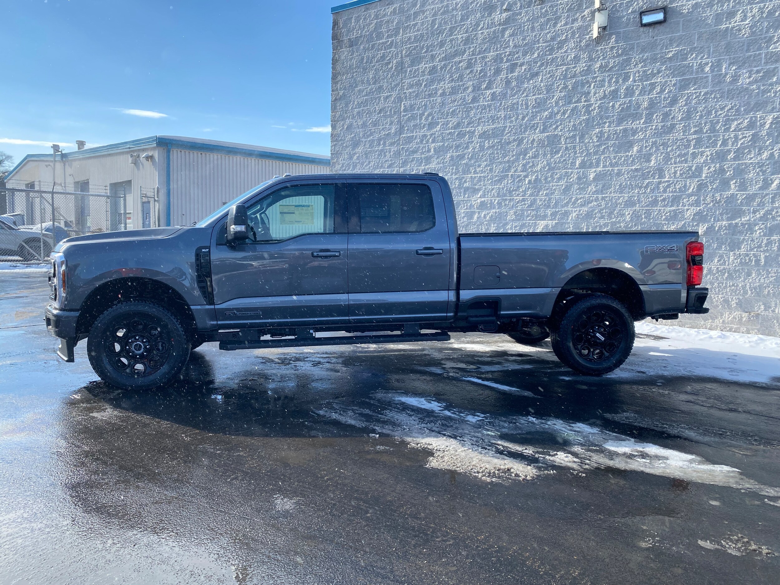 2025 Ford F-350 XLT photo 3
