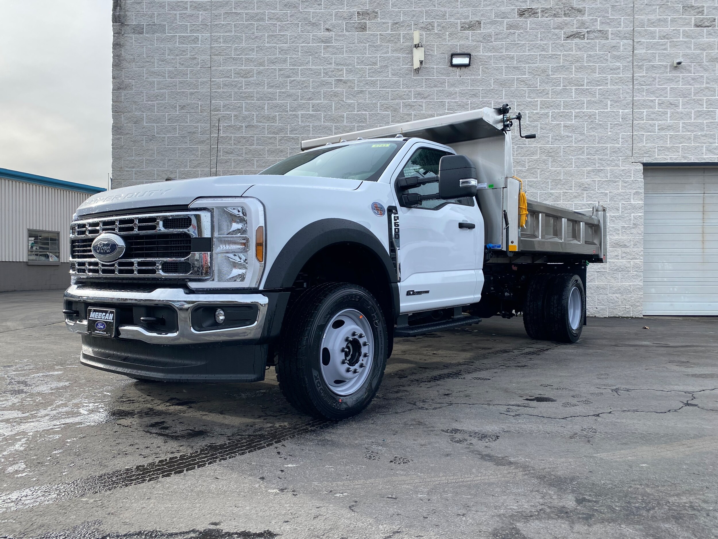 2024 Ford F-600 photo 3