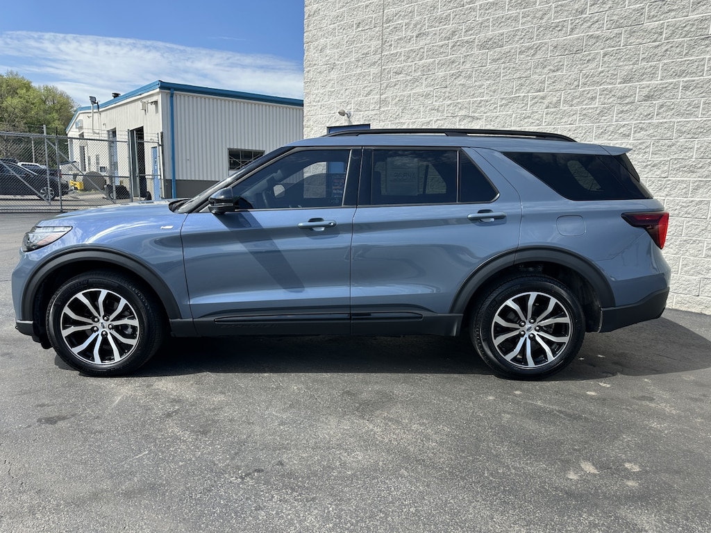 Certified 2025 Ford Explorer ST-Line SUV