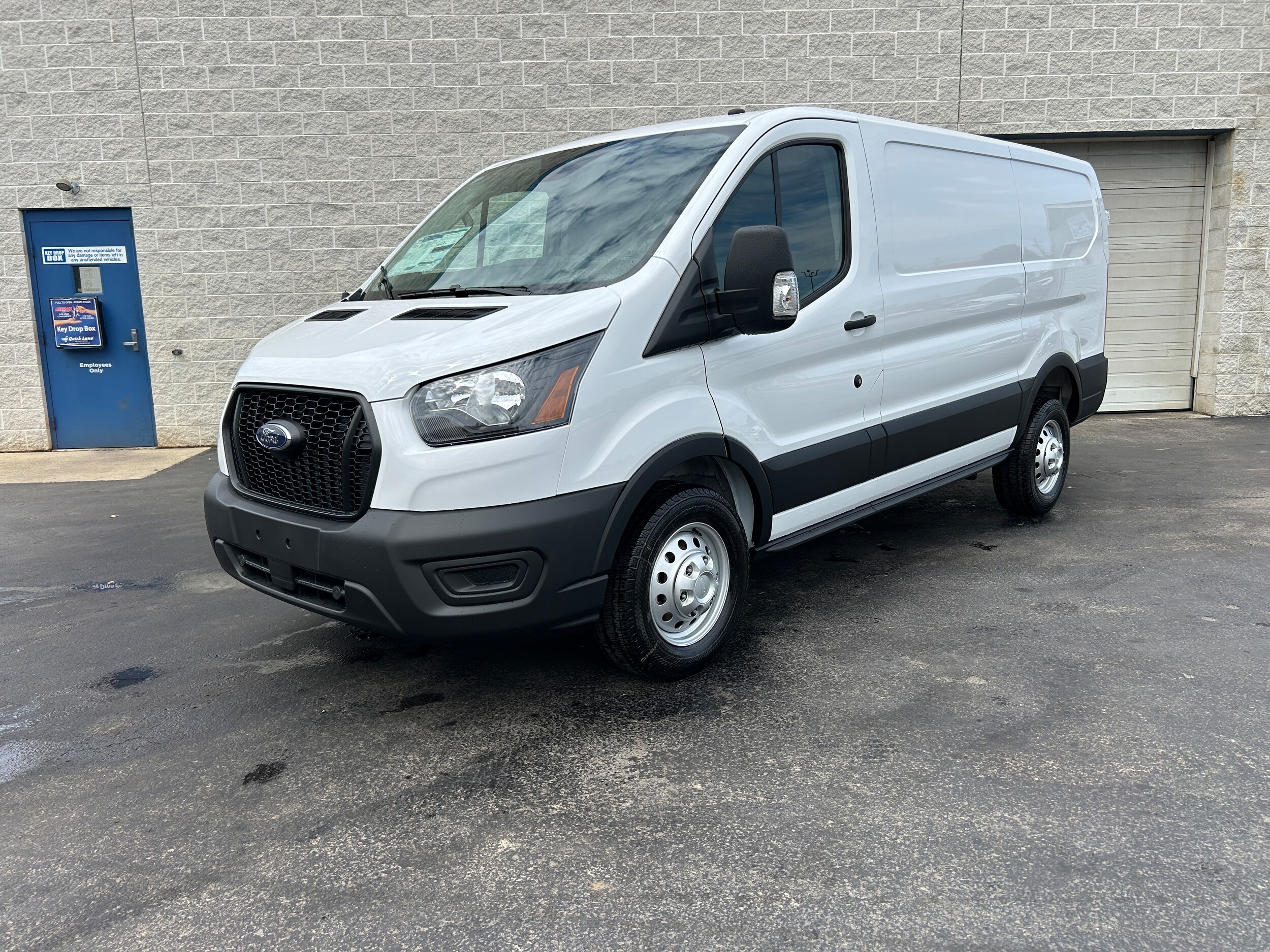 2025 Ford Transit Cargo Van photo 2
