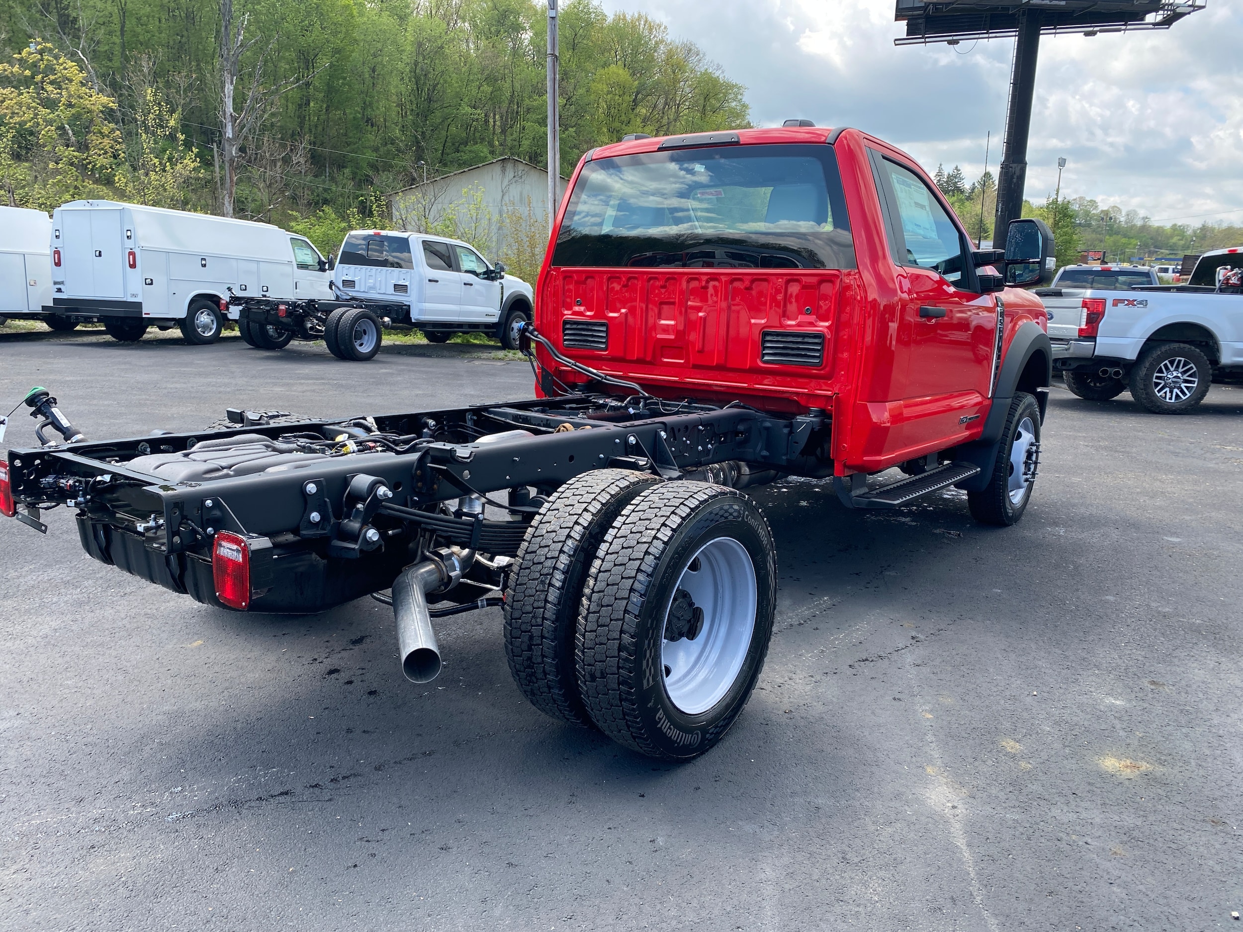 2025 Ford F-550 Super Duty Chassis Cab XL - Photo 8