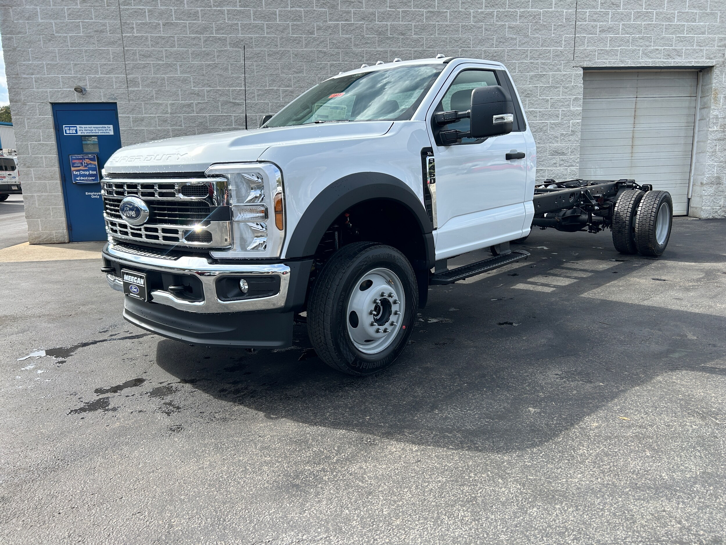 2026 Ford F-450 XL photo 2