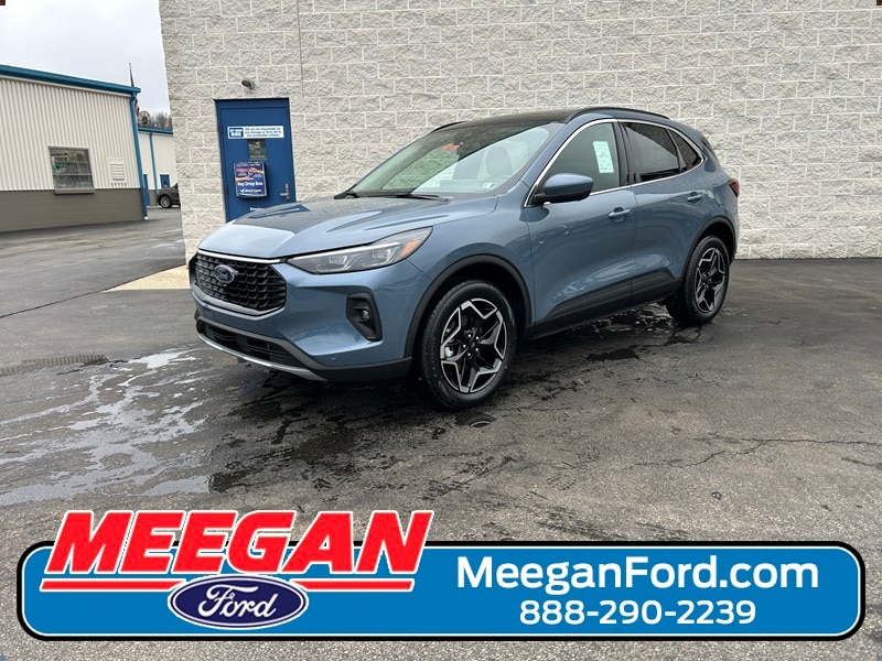 2026 Ford Escape Platinum's photo