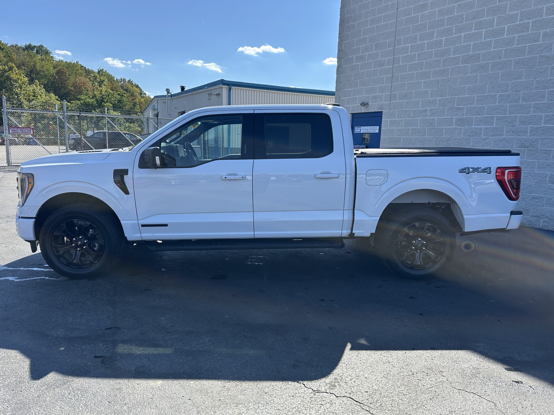 2023 Ford F-150 XLT photo 4
