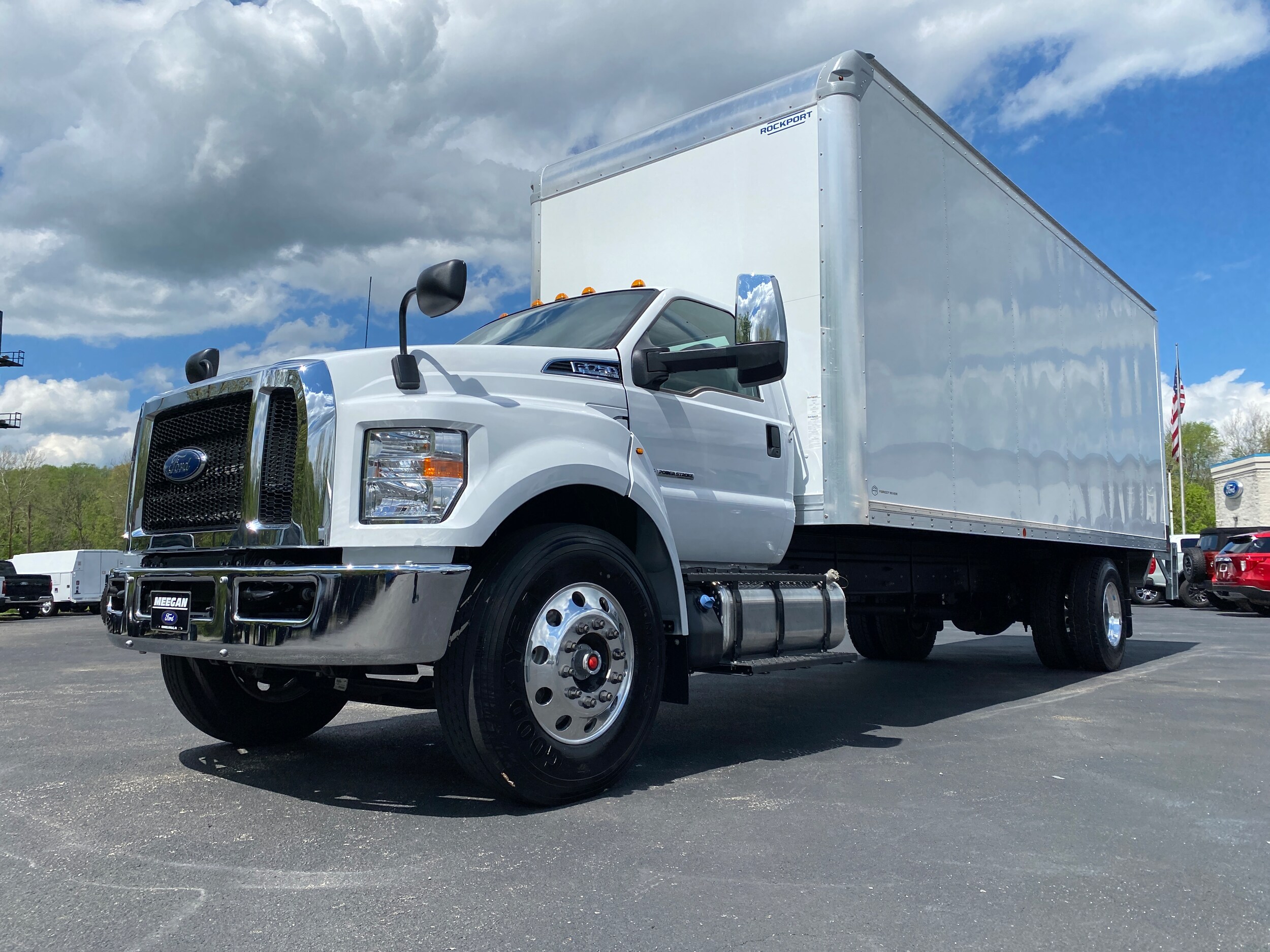 2026 Ford F-750 photo 3