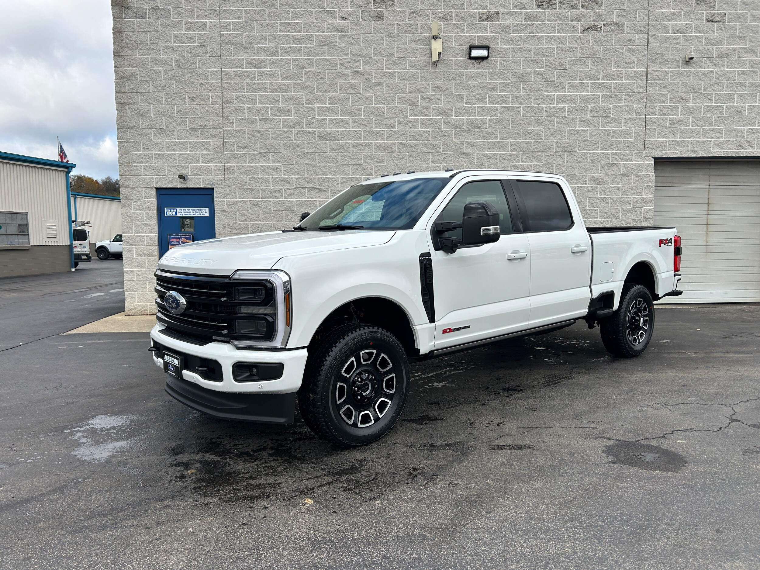 2026 Ford F-250 Platinum photo 4